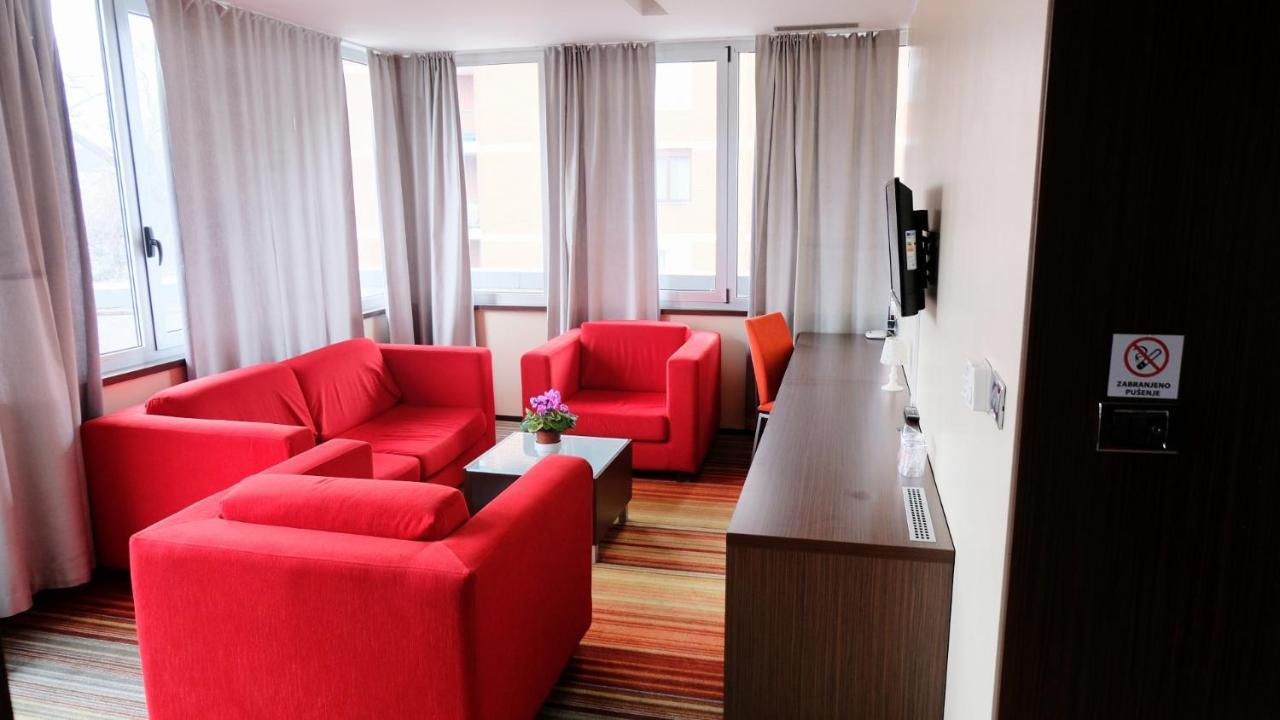 Hotel Richi Зеница Экстерьер фото