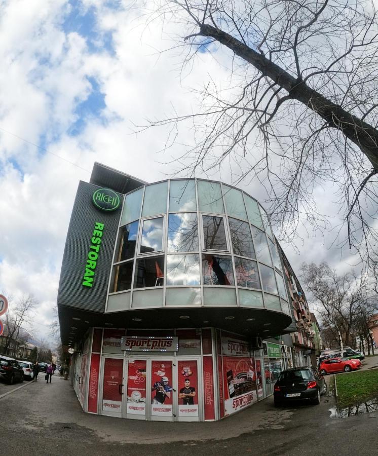 Hotel Richi Зеница Экстерьер фото