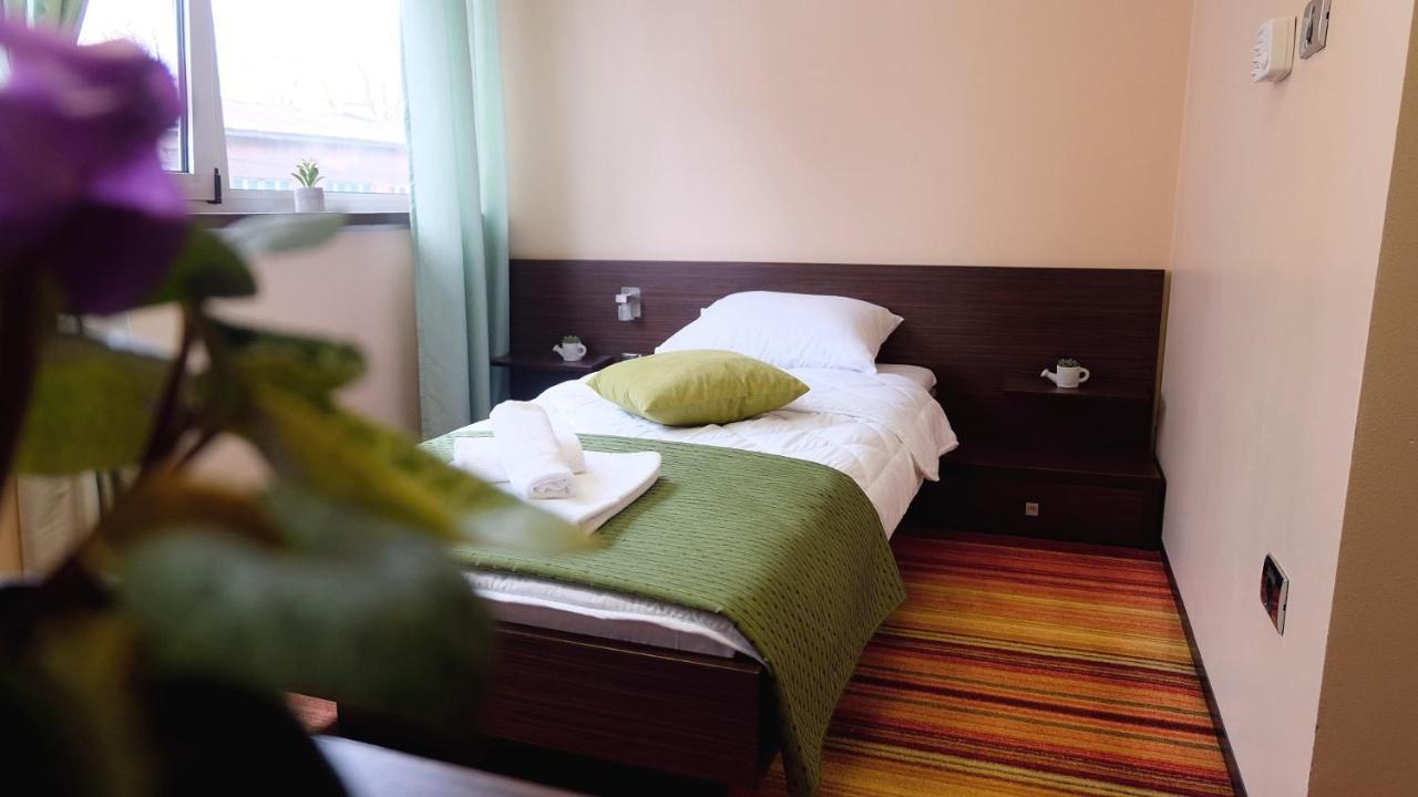 Hotel Richi Зеница Экстерьер фото