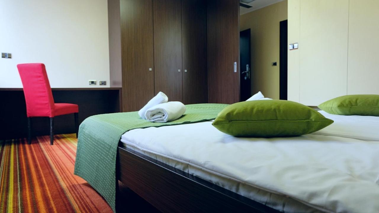 Hotel Richi Зеница Экстерьер фото
