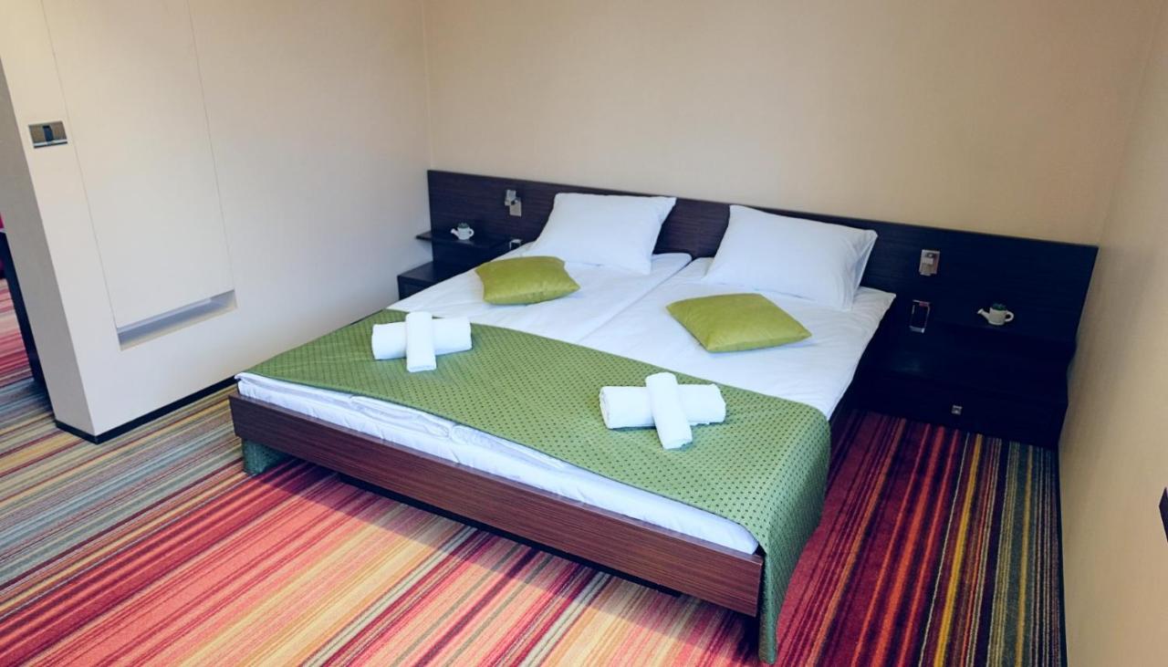Hotel Richi Зеница Экстерьер фото