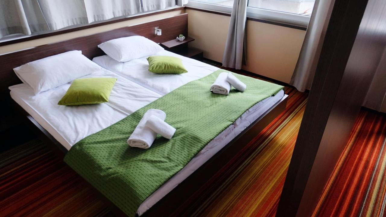 Hotel Richi Зеница Экстерьер фото
